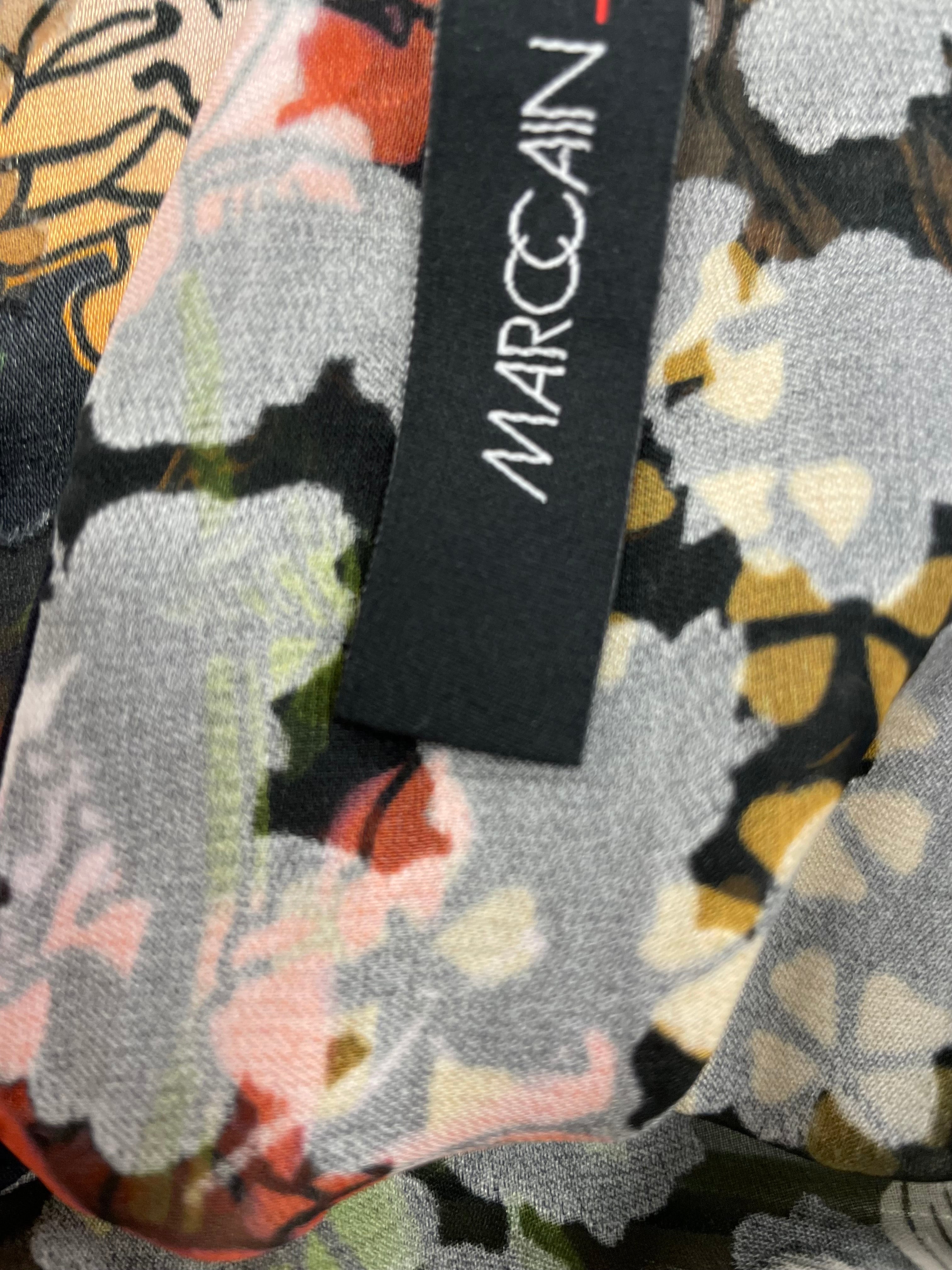Marc Cain top blouse maat 2 / 36 / S viscose zijde zwart bloemen