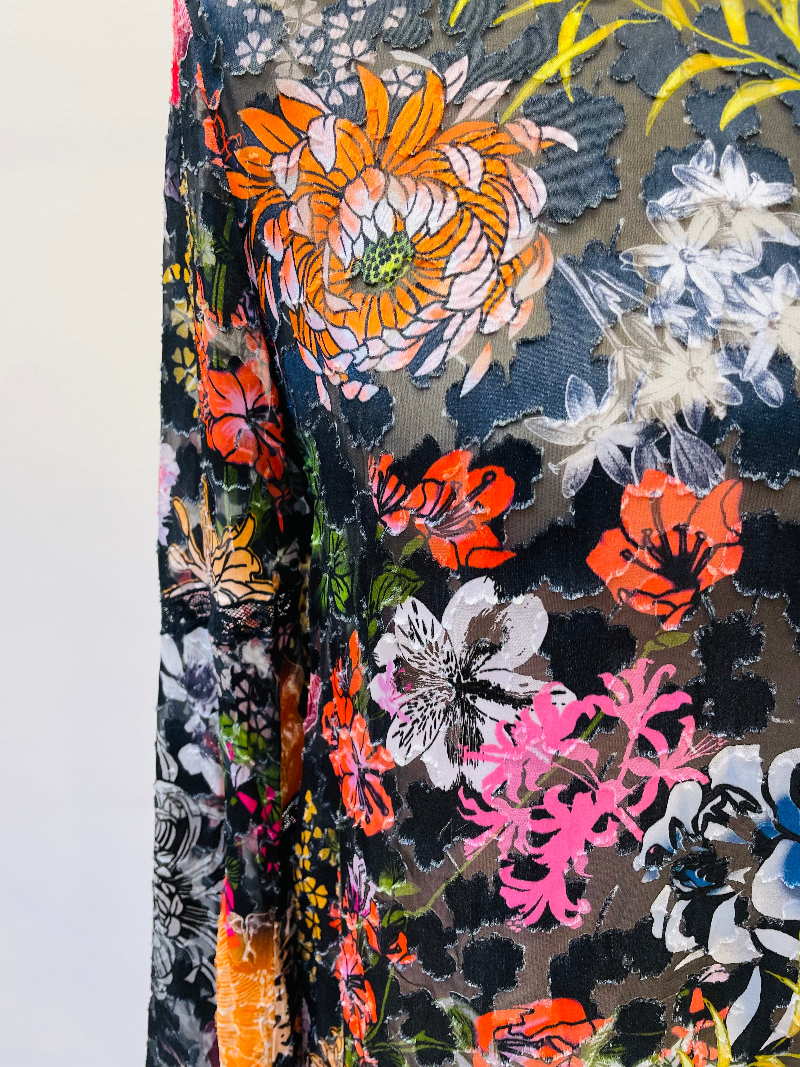 Marc Cain top blouse maat 2 / 36 / S viscose zijde zwart bloemen