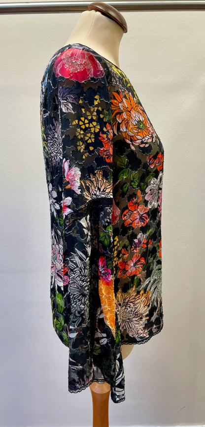 Marc Cain top blouse maat 2 / 36 / S viscose zijde zwart bloemen