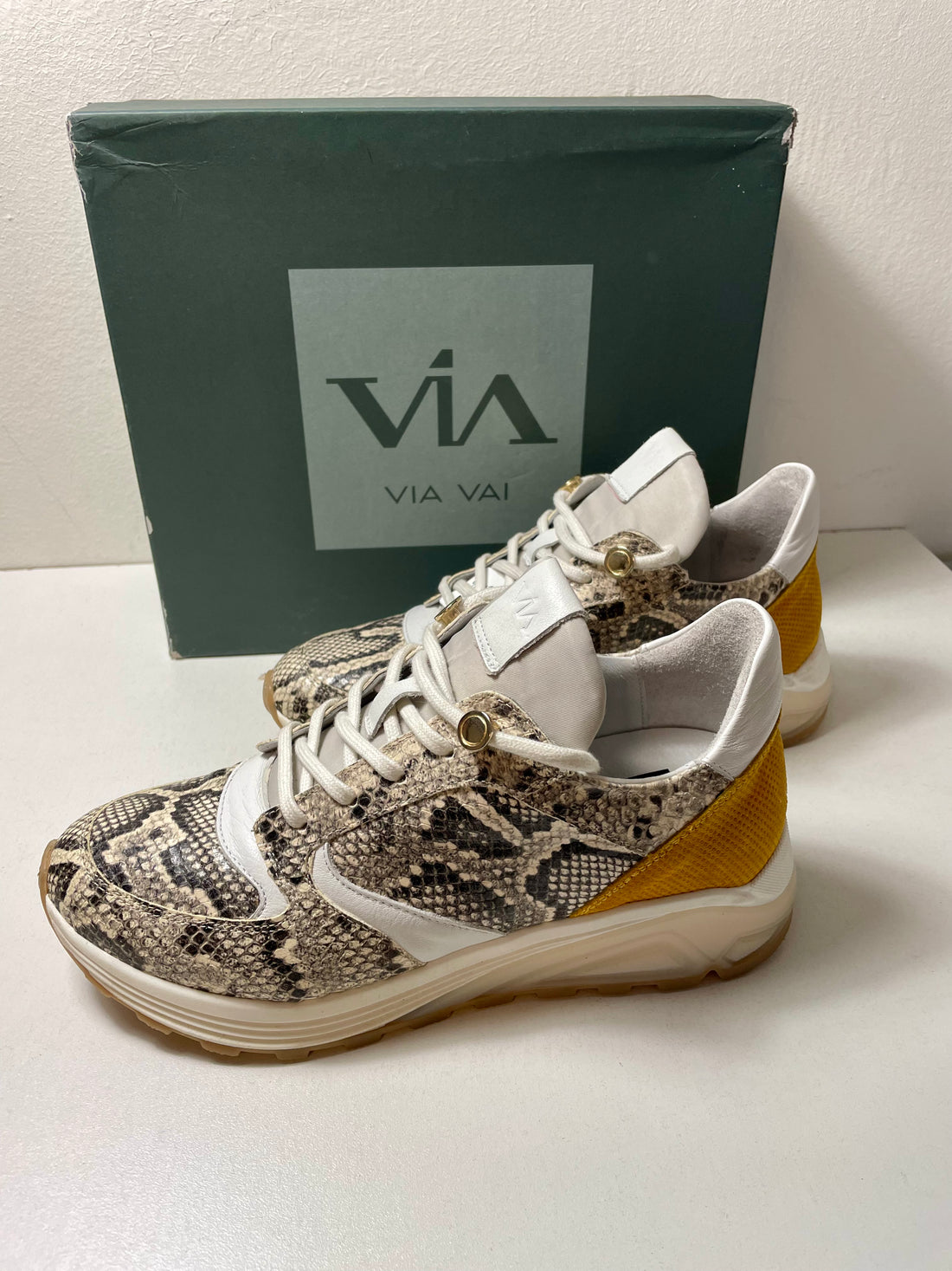 Via Vai sneakers wit zwart okergeel maat 38